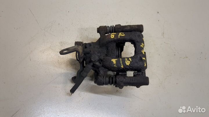 Суппорт Volkswagen Tiguan, 2011