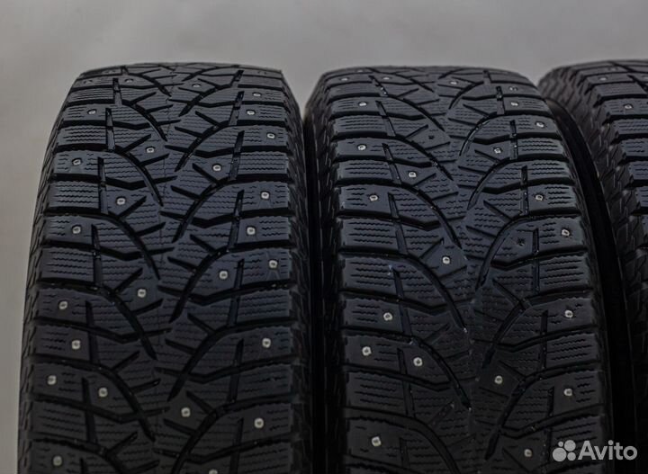 Bridgestone Blizzak Spike-02 SUV 225/65 R17 106T