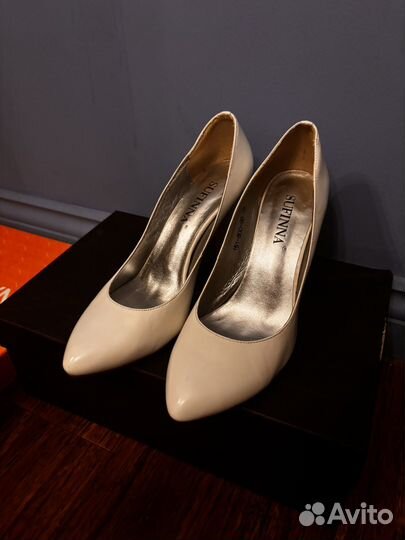 Туфли белые лодочки 37,5