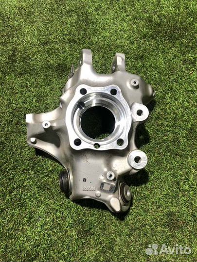 Кулак задний задний правый Bmw M5 Cs F90 S63B44