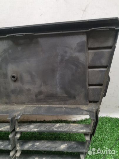 Решетка paдиaтора Ford Focus 3 хетчбек 1.6 iqdb