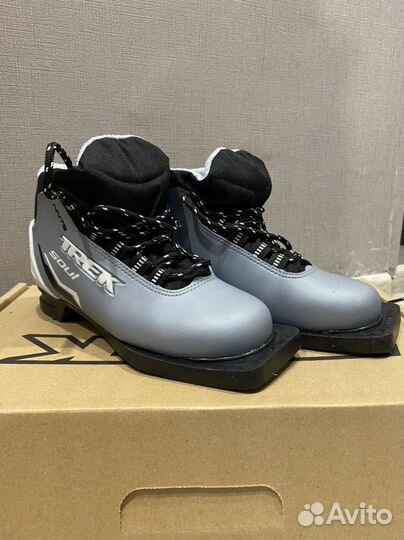 Лыжные ботинки размер 33