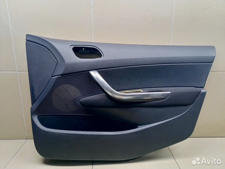 Обшивка двери передней правой 408 2012