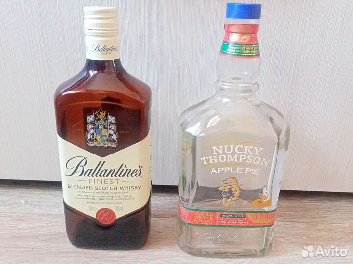 Пустые бутылки от виски