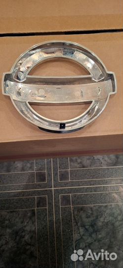 Значек Nissan Terrano на решетку