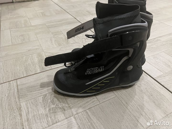 Ботинки для беговых лыж