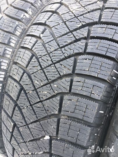 Pirelli Winter Ice Zero 225/65 R17 106T