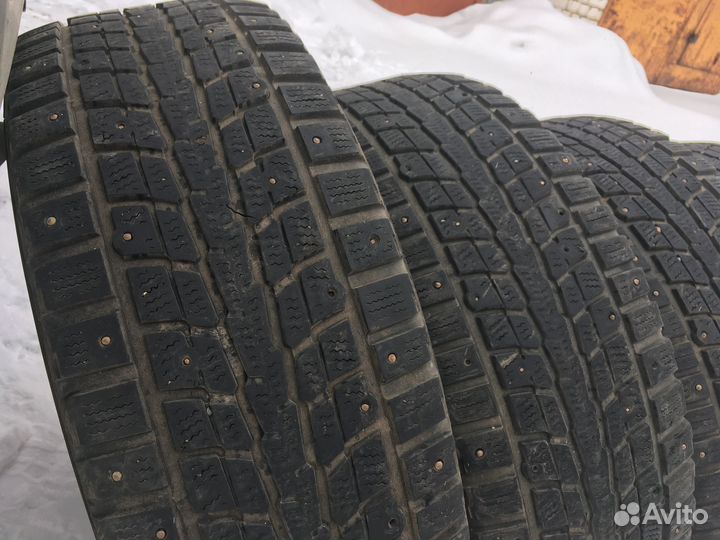 Dunlop SP Winter Ice 01 235/65 R17