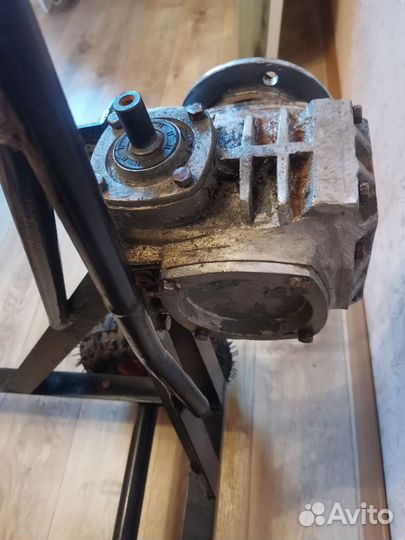 Полноприводная тележка с бензогенераторам на 8 квт