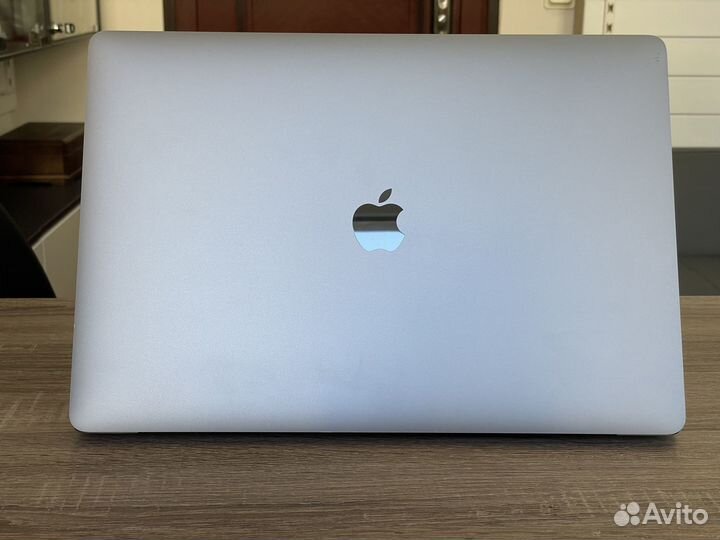 MacBook Pro 16 2019 I7/16/512