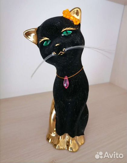 Сувенирные кошки