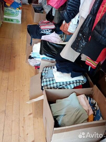 Гуманитарный склад, вещи бесплатно