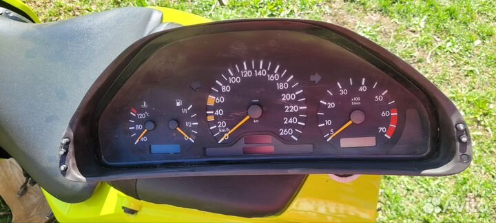 Приборная панель w208
