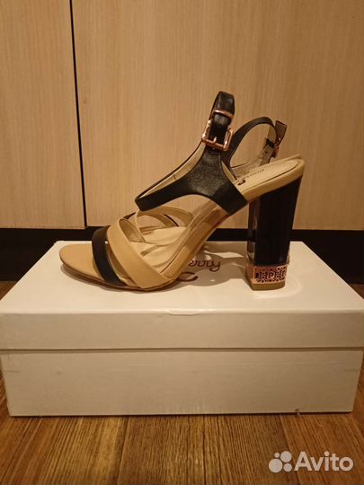 Босоножки женские 36 размер новые