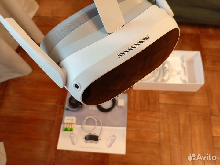 Продам шлем виртуальной реальности Pico 4 256gb