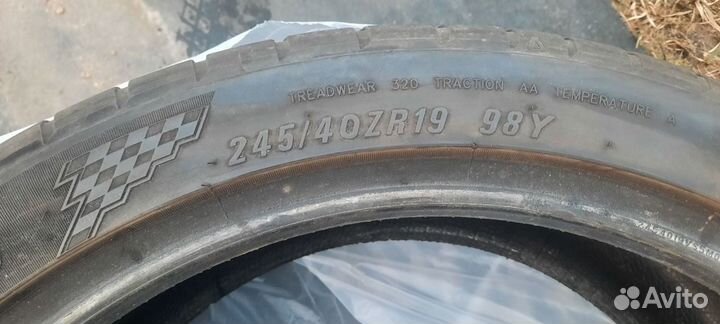 Maxxis Victra Sport VS5 245/40 R19 и 275/35 R19