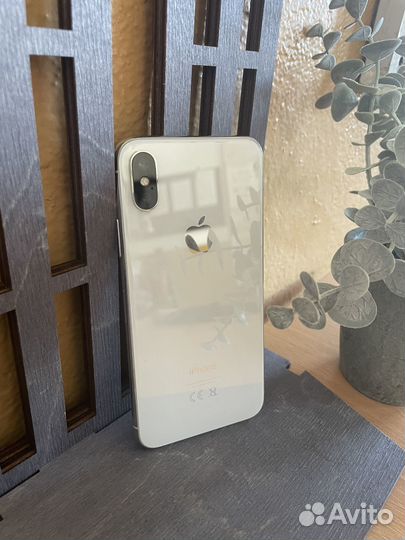 iPhone X, 64 ГБ