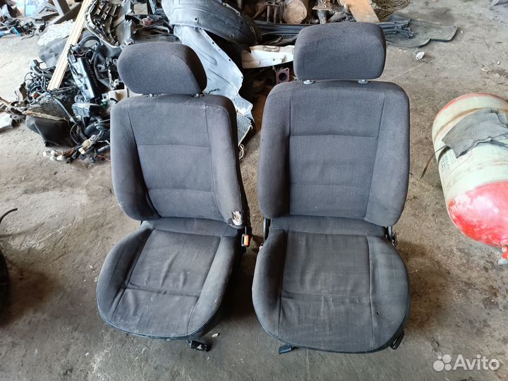 Сиденье переднее Audi 80 B3
