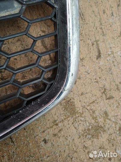 Chevrolet Aveo T250, 2005 решетка бампера б/у ориг