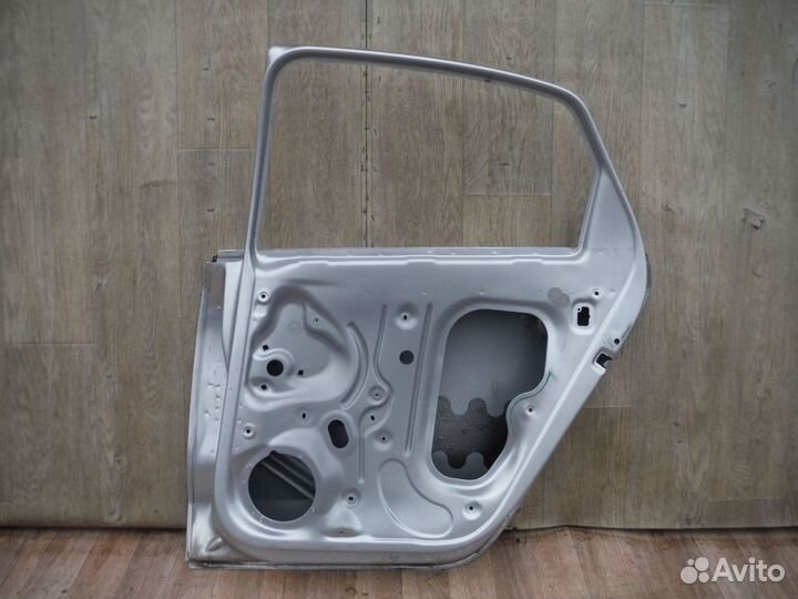 Дверь задняя правая №301 Volkswagen Polo Sedan