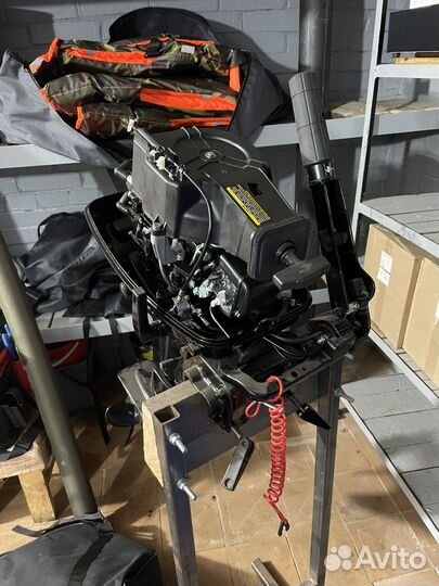 Надувная лодка с мотором