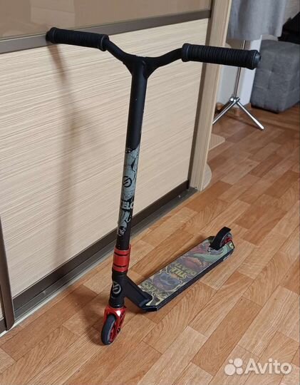 Самокат трюковой