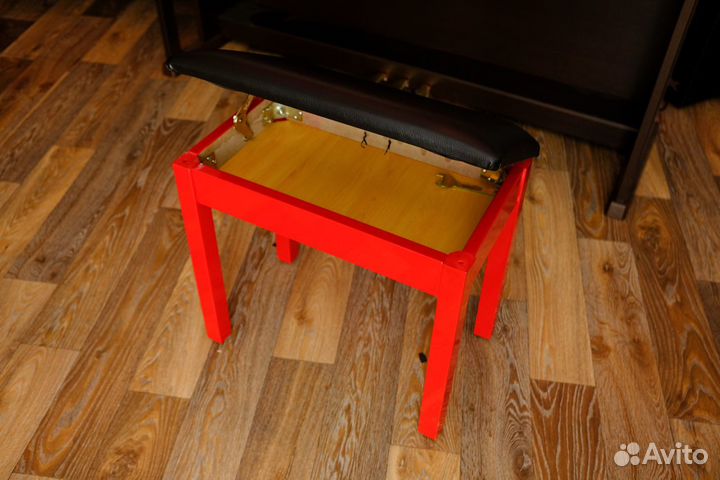 Банкетка для пианино