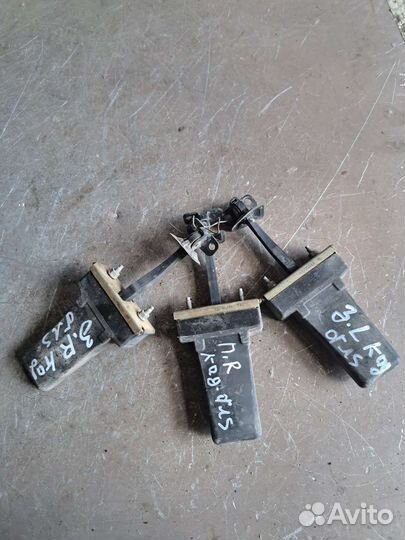 Ограничители дверей на Cadillac bls