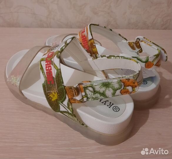 Сандалии новые р. 34-35