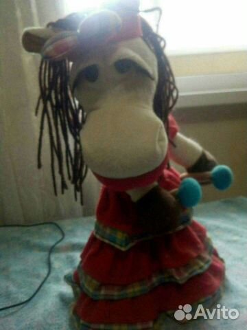Игрушка лошадь поёт и танцует
