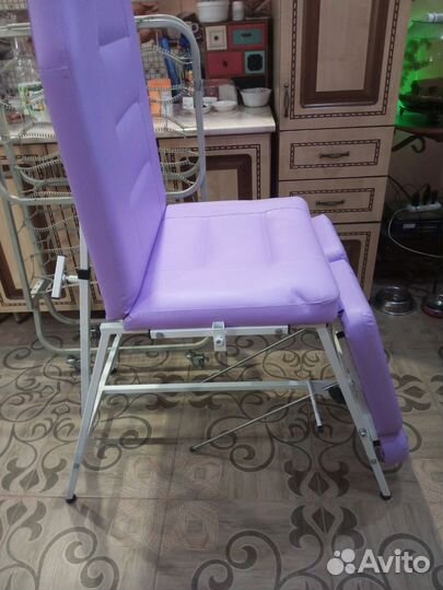 Стул для мастера педикюра