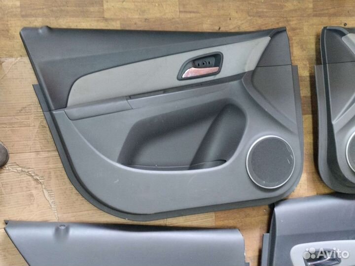 Обшивки дверные Chevrolet Cruze комплект