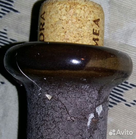 Пустые бутылки, коробки, футляры из под алкоголя