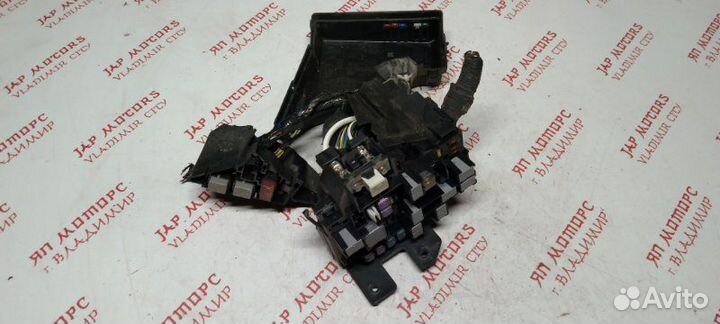 Блок предохранителей под капот Subaru Outback BR9