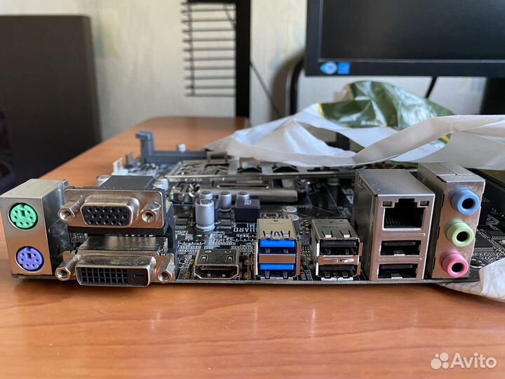 Материнская плата asus H110M-R