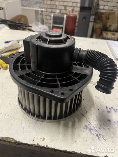 Моторчик отопителя Nissan Almera Classic B10