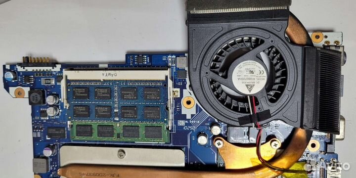Hоутбук Samsung r428
