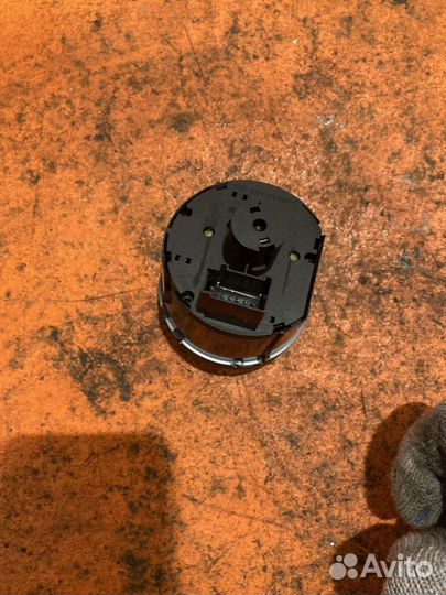 Переключатель света фар Volkswagen Passat B6