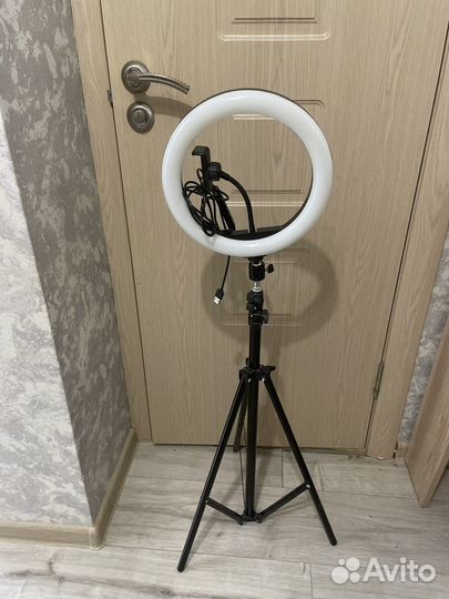 Кольцевая лампа 26 см