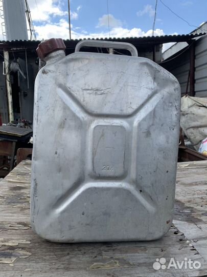 Продам канистру алюминиевую