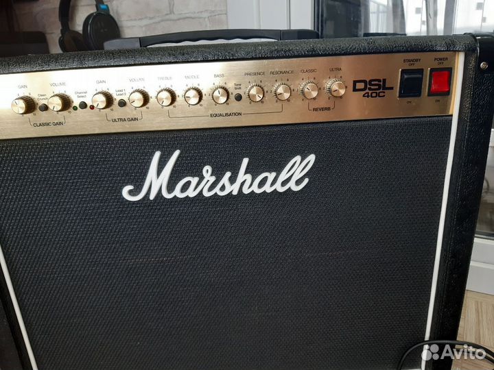 Ламповый гитарный комбоусилитель Marshall DSL-40с