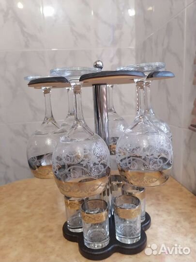 Бокалы для вина и рюмки