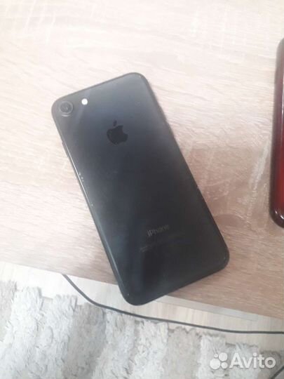 Телефон iPhone 7