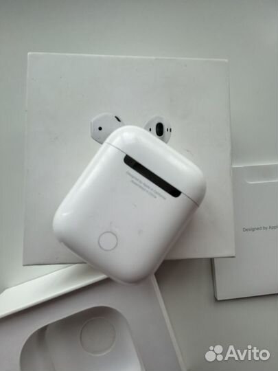 Airpods оригинал (кейс )