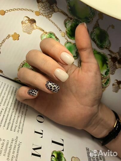 Маникюр педикюр