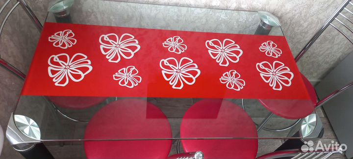 Кухонный стол стеклянный+ 4 стула