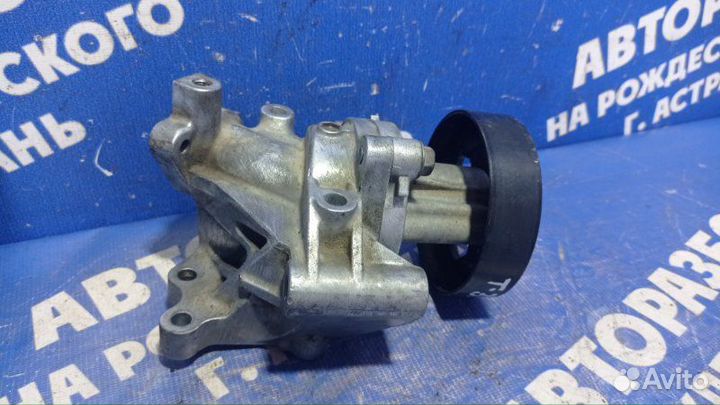 Помпа Nissan X-Trail T30 внедорожник QR25DE 2005