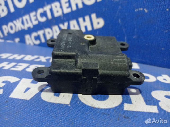 Моторчик заслонок отопителя Infiniti Fx37