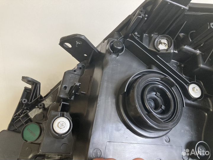 Фара (1шт) Nissan Tiida C11 (2004-2010)