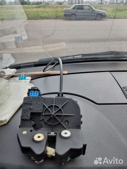 Замок багажника